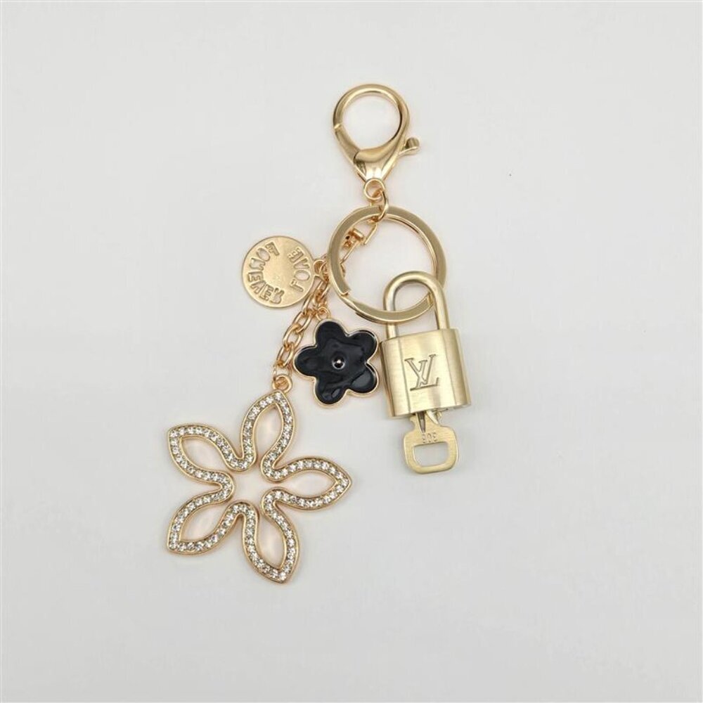 Louis Vuitton Gold Lock 🔒 Authentic LV Key + Unbranded Bag Charm - Picture 9 of 11